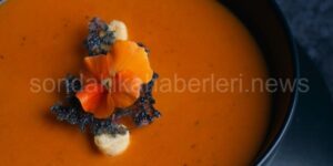 Şehriyeli Domates Çorbası