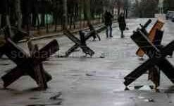 Kiev Halkı Hendek Kazıp Barikat Kuruyor