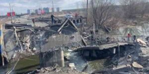 Ukrayna Kendi Köprülerini Patlatıyor