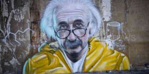 Albert Einstein Kimdir?