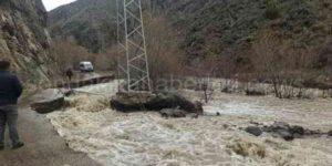 Tortum’da Yol Çöktü; Köylüler Mağdur