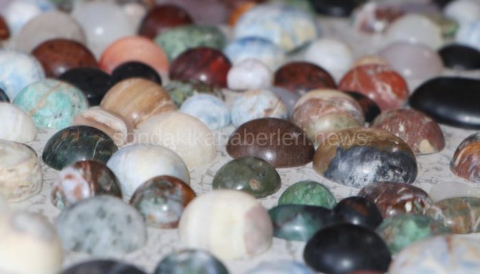 Dünyada Bir Tek Bizde