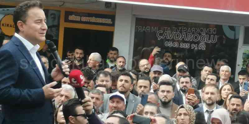 Ateş düştüğü yeri yakıyor