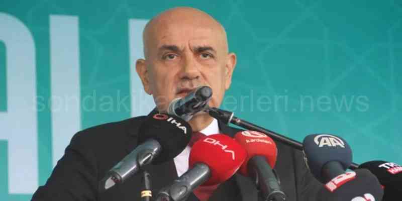 Bakan Kirişçi Erzurum’da 2 Elleri Nasırlı Çiftçinin Ellerini Öperim