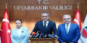 Bakan Özer Diyarbakır’da 81 İlin Milli Eğitim Müdürleriyle Toplandı