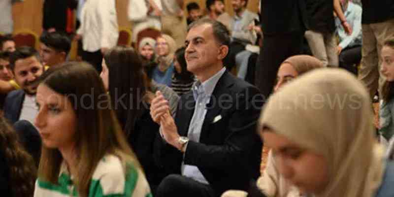 Etkinlik Sonunda Gençlerin Sorularını Yanıtladı