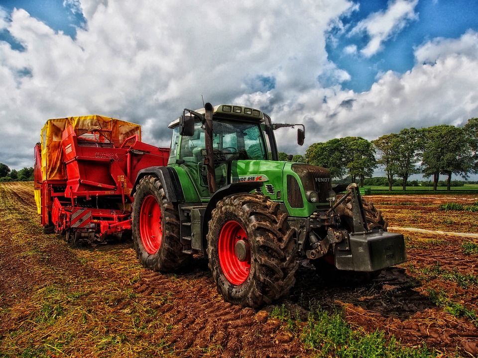 tractor 385681 960 720