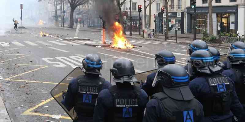 Terör Örgütüne Alenen Destek Verdiler