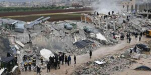 Enkaz Altında Doğum