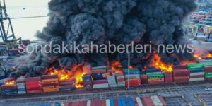 Hatay İskenderun Limanı'nda Deprem Sonrası Çıkan Yangın Devam Ediyor