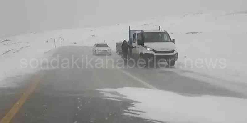 Tekman’da Palandöken Geçidi Tipi Nedeniyle Trafiğe Kapandı