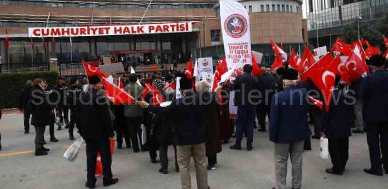 Chp binasının önünde toplanan şehit ve gazi yakınları Kemal Kılıçdaroğlu’na seslendi