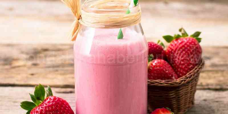 Çilekli Yoğurtlu Marshmallow Milkshake Tarifi