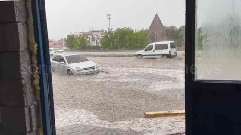 Dolu Yağışı Sonrası Birçok Yeri Su Bastı