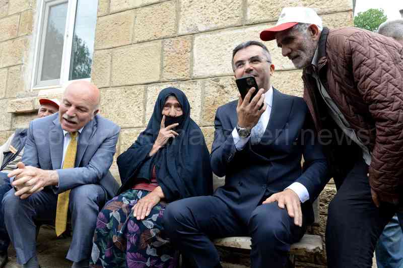 İçişleri Bakanı Ali Yerlikaya Telefonda Vatandaşlarla Görüştü